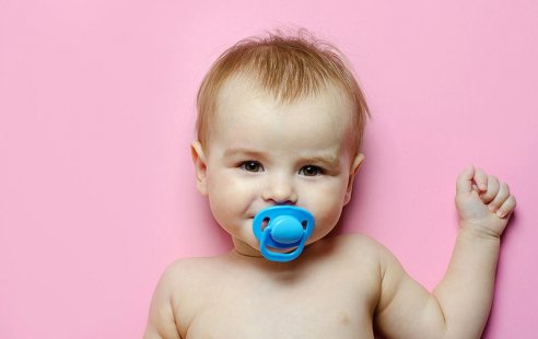 چگونه کودک خود را از پستانک بگیریم؟